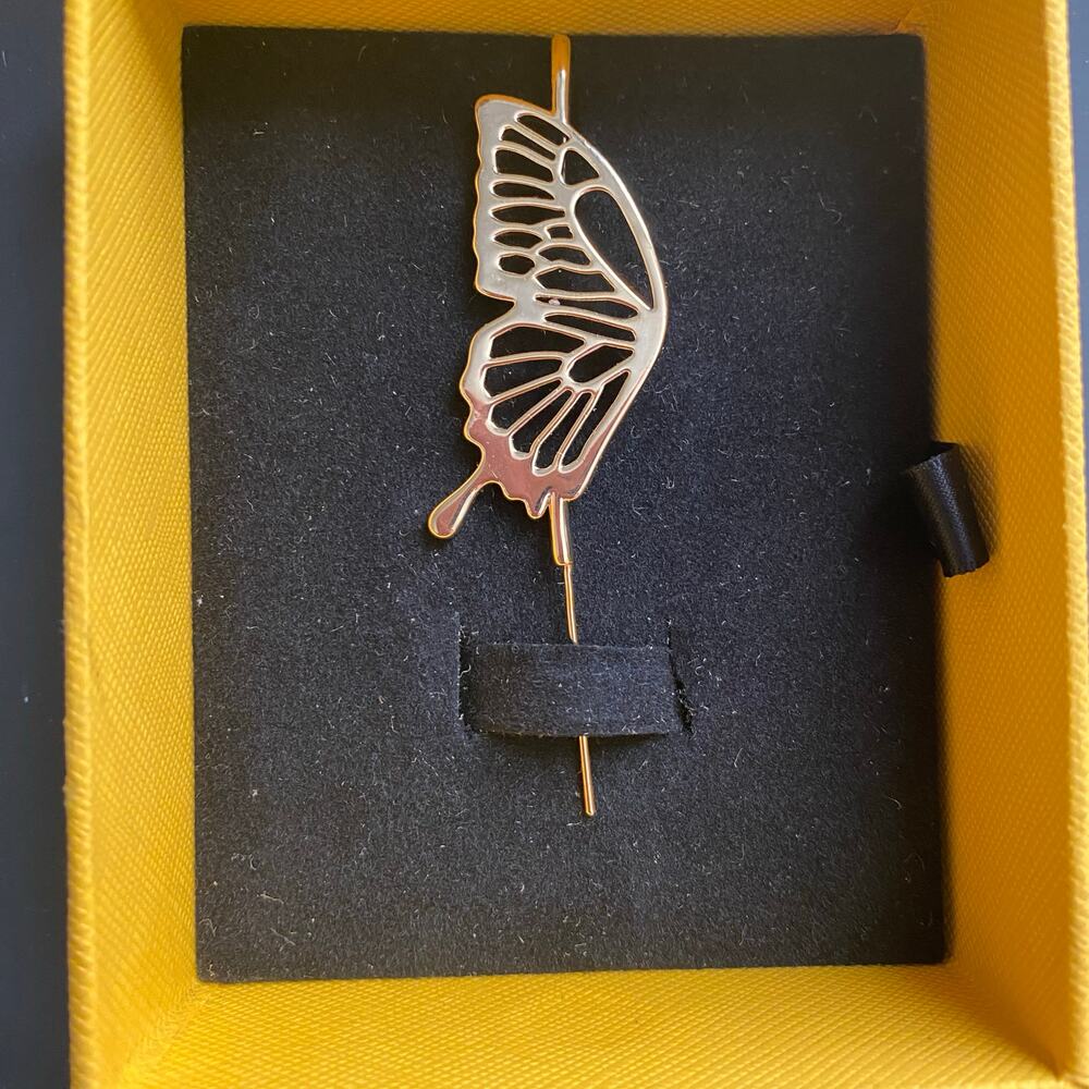 Oreylo Gentle Butterfly Adjustable Hypoallergenic Gold Rhodium Earring NEW